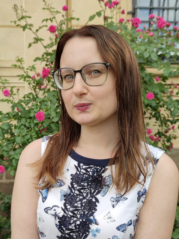 Porträtfoto: Caroline Czaplik mit nassen Haaren